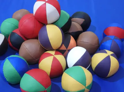 Oină Ball